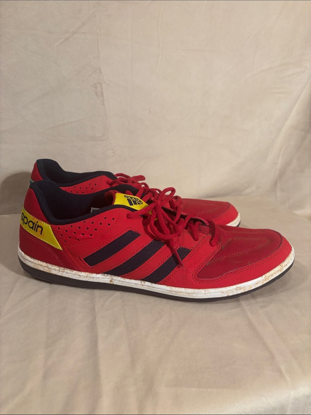 Men’s Adidas Red Athletic Sneakers Spain Soccer Vintage